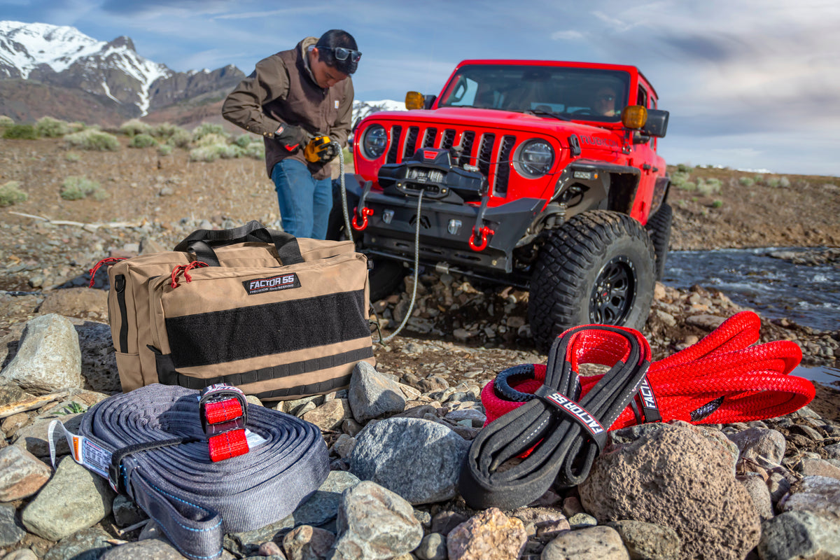Borah Vehicle Recovery Kit ? This is our large size kit for advanced winch or kinetic recovery and towing  operations with gray HitchLink 2.0 and Large Bag