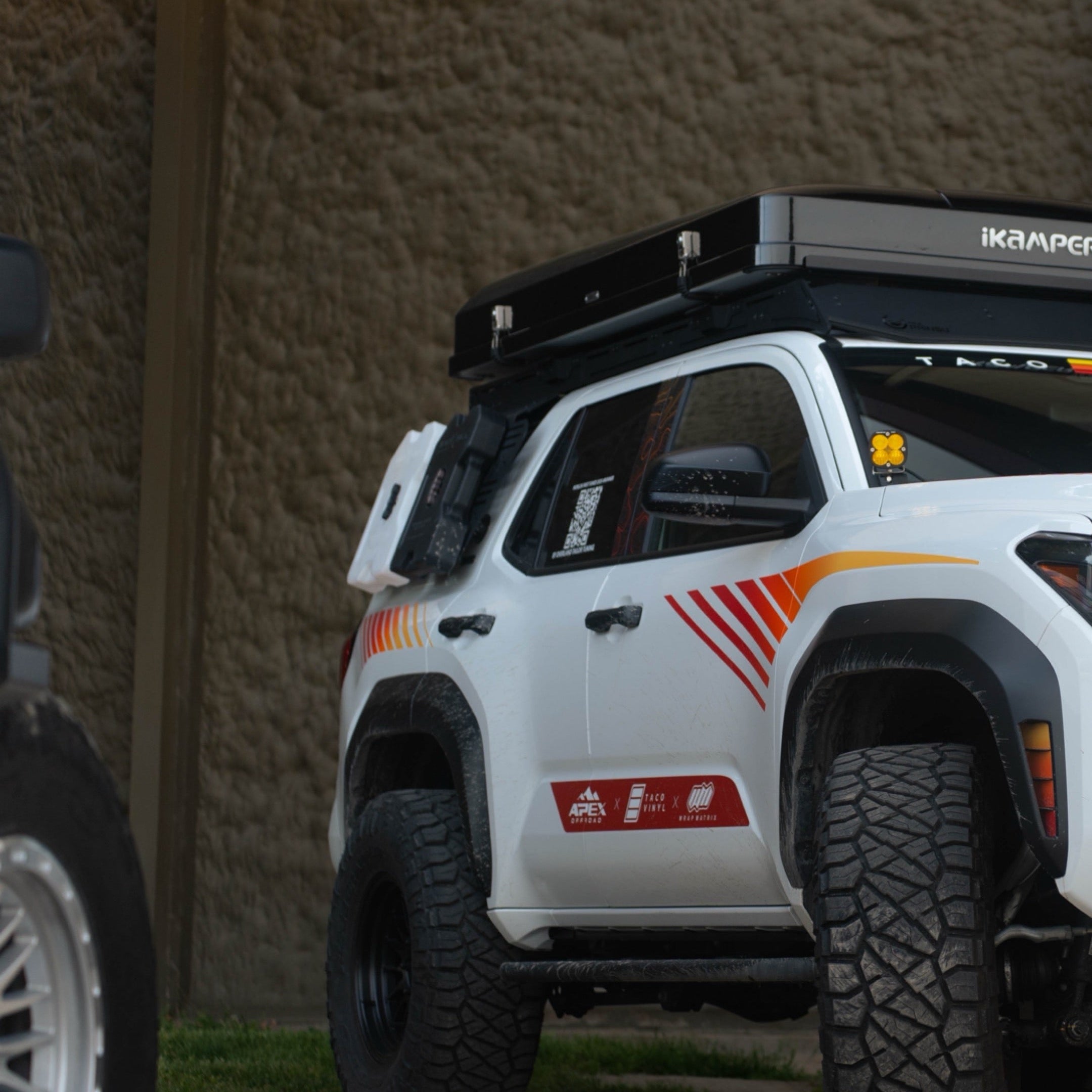 2024+ Tacoma/2025+ 4Runner Hyper Stripe Kit