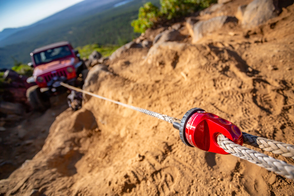 The ProLink eliminates the conventional winch hook and provides a precision shackle mounting hole with a massive 1.2" thick mounting tab.