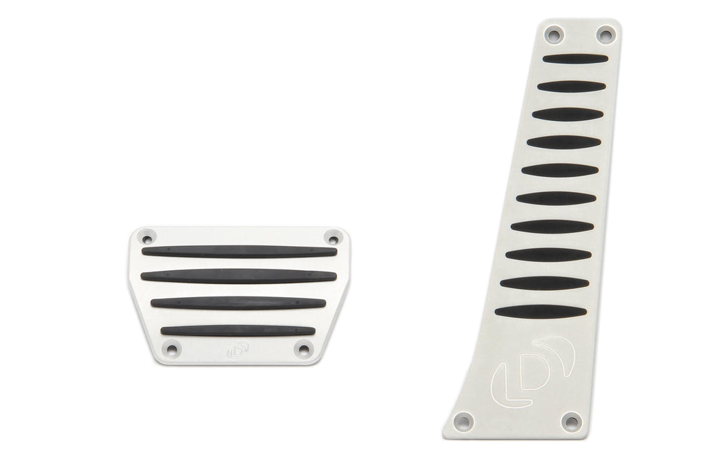 Dinan+ PCU / Closed Intake / Black Exhaust / X-Pipe / Springs + Bumpstops / ZF8 Pedal Pads