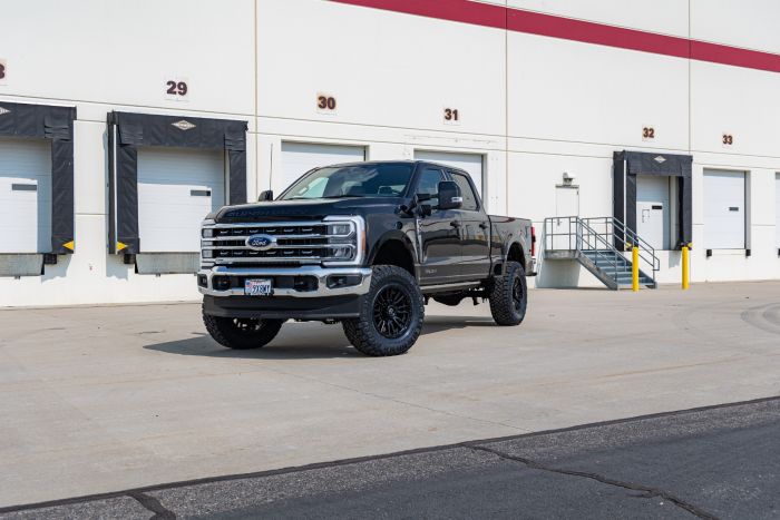 4" COIL SPRING LIFT KIT WITH FALCON 2.1 SHOCKS AND RADIUS ARMS - 2023-2026 FORD SUPER DUTY F250/F-350 4WD