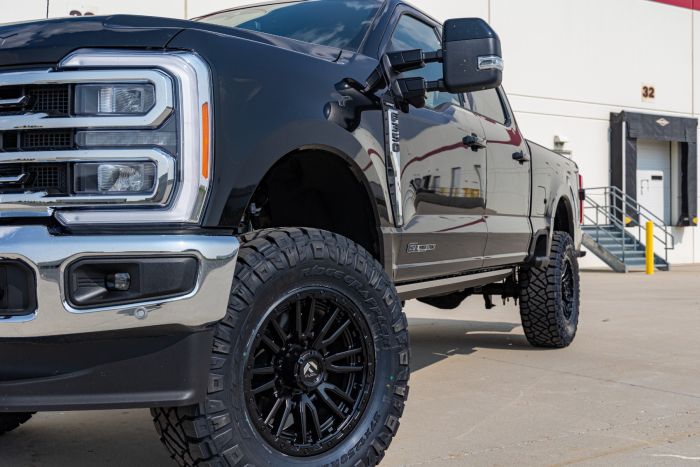 4" COIL SPRING LIFT KIT WITH FALCON 2.1 SHOCKS AND RADIUS ARMS - 2023-2026 FORD SUPER DUTY F250/F-350 4WD