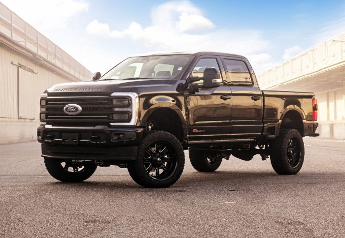 6" COIL SPRING SUSPENSION SYSTEM WITH FALCON MAX3.3 SHOCKS AND RADIUS ARMS - 2023-2026 FORD SUPER DUTY F250/F-350 4WD