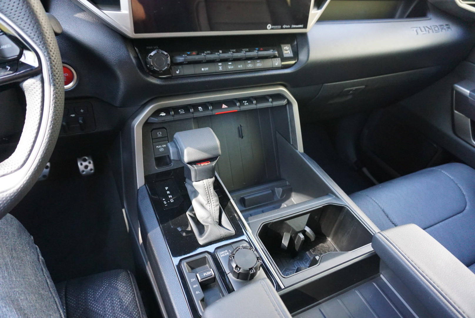 V1 Radio + Drive Mode Knob Set (2022+ Tundra) - BLACK