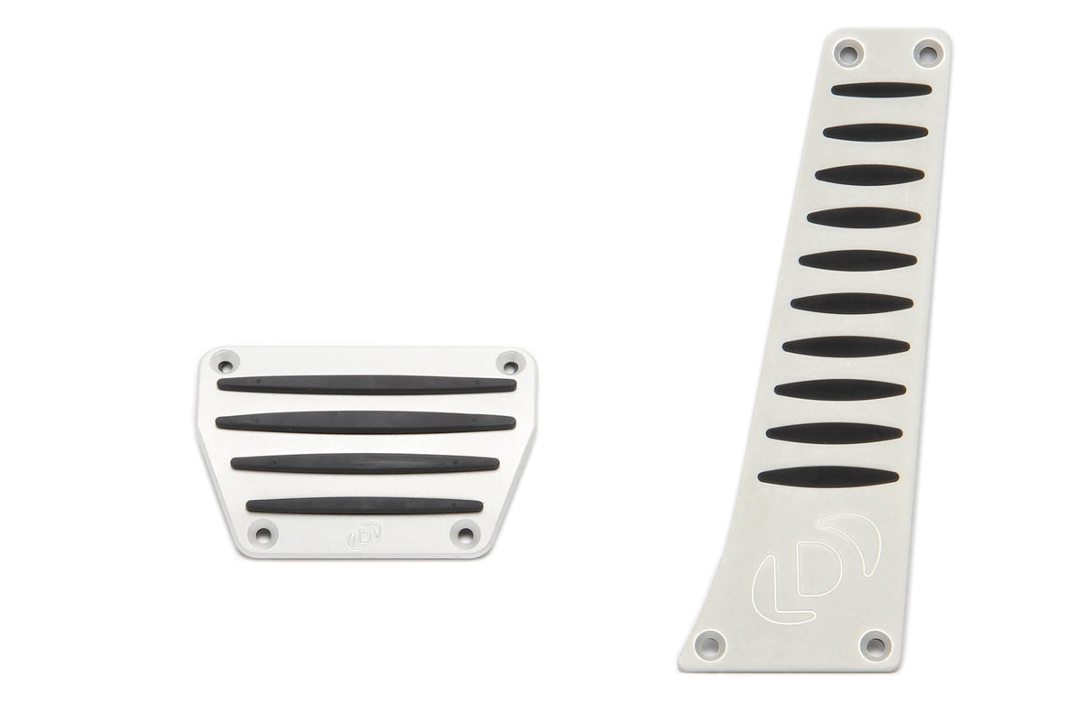 Closed Intake / Black Exhaust / X-Pipe / Springs + Bumpstops / ZF8 Pedal Pads