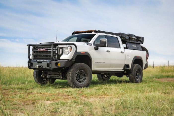 6'' Lift Kit - GM Silverado / Sierra 2600HD/3500HD W/ Falcon 2.1 Shocks 2020-2026