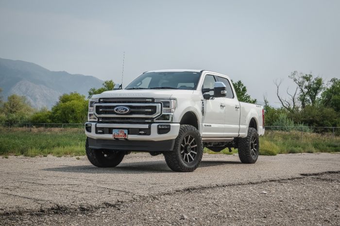 4" COIL SPRING LIFT KIT WITH FALCON 2.1 SHOCKS AND RADIUS ARMS- FORD SUPER DUTY DIESEL 4WD 2017-2022 F-350 And F-250