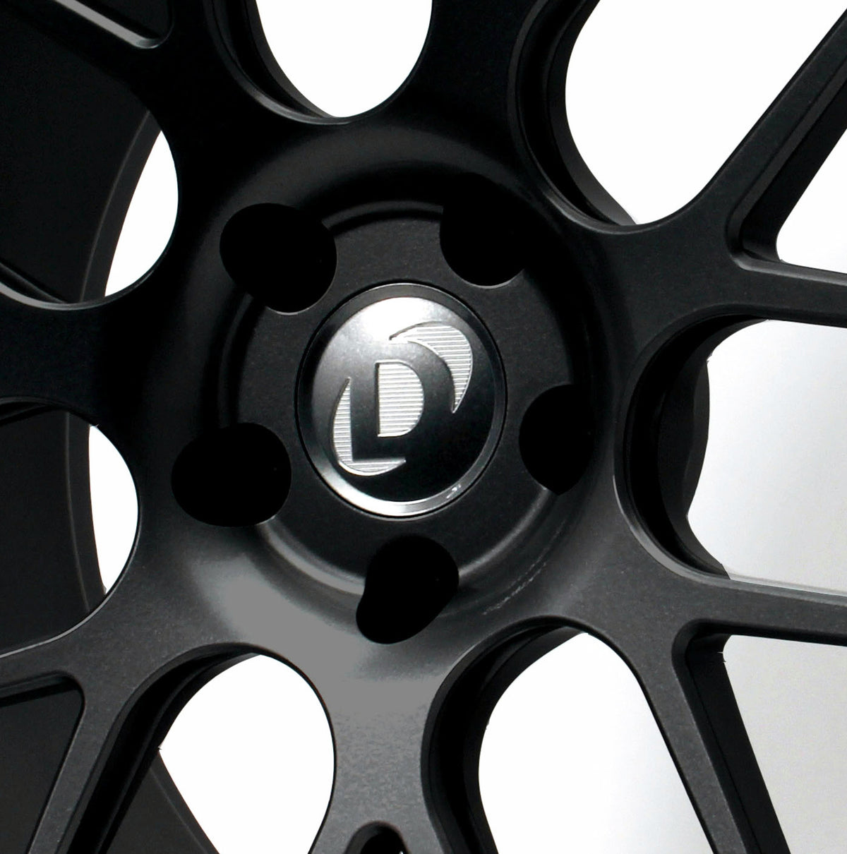 Front: 19 x 9 - Rear: 19 x 10 - Black - Dinan Center Cap - E90/E92/E93