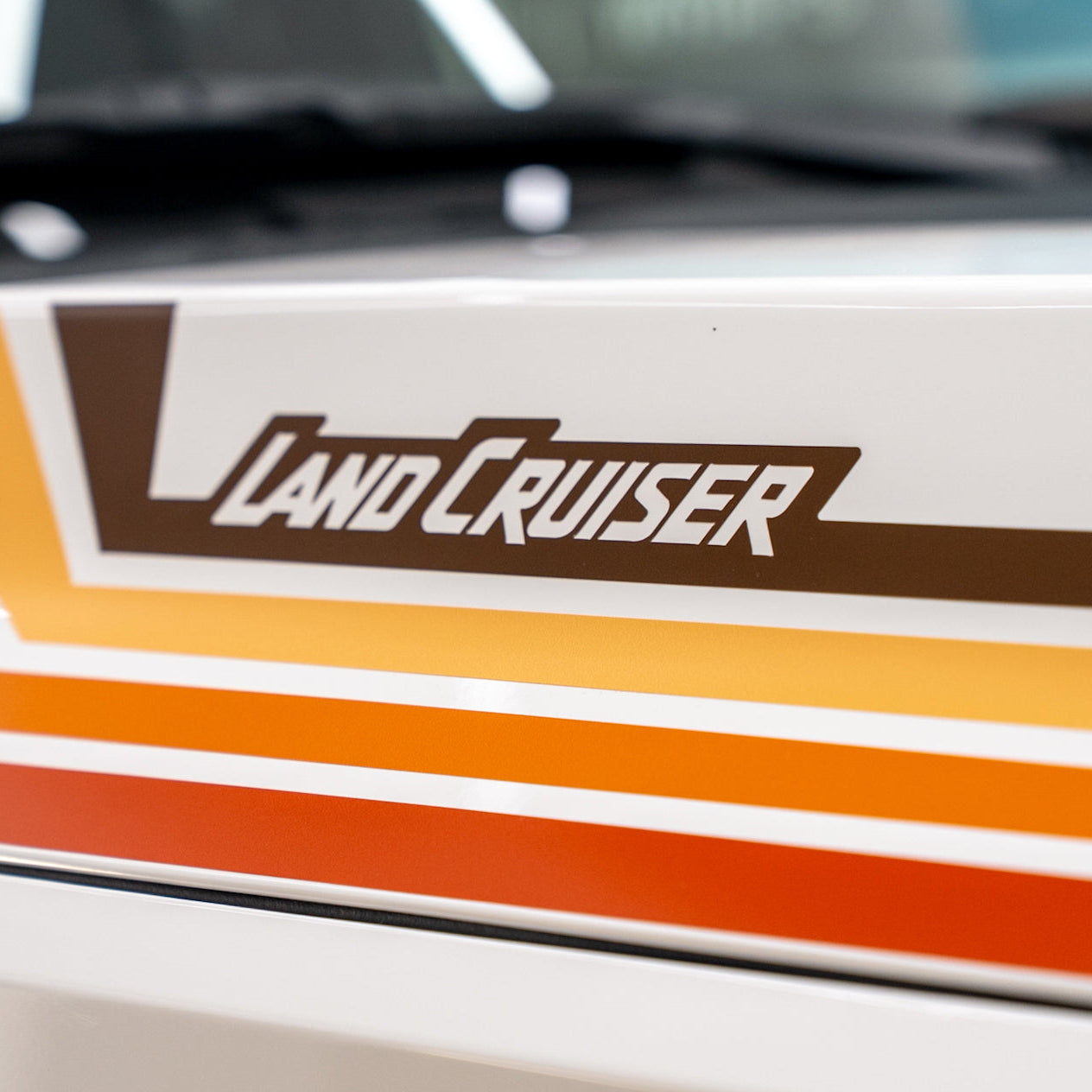 2024+ Land Cruiser 250 Hood Side Fangs