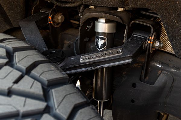 2" Front Leveling Kit W/ Falcon 2.1 Shocks And Forged Torsion Key - GM 2600/3500 HD 2020-2026