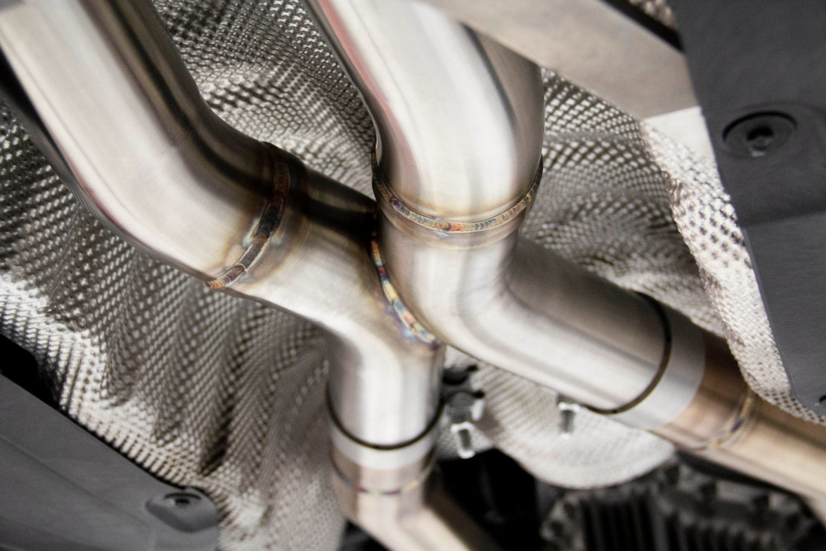 Closed Intake / Black Exhaust / X-Pipe / Springs + Bumpstops / ZF8 Pedal Pads