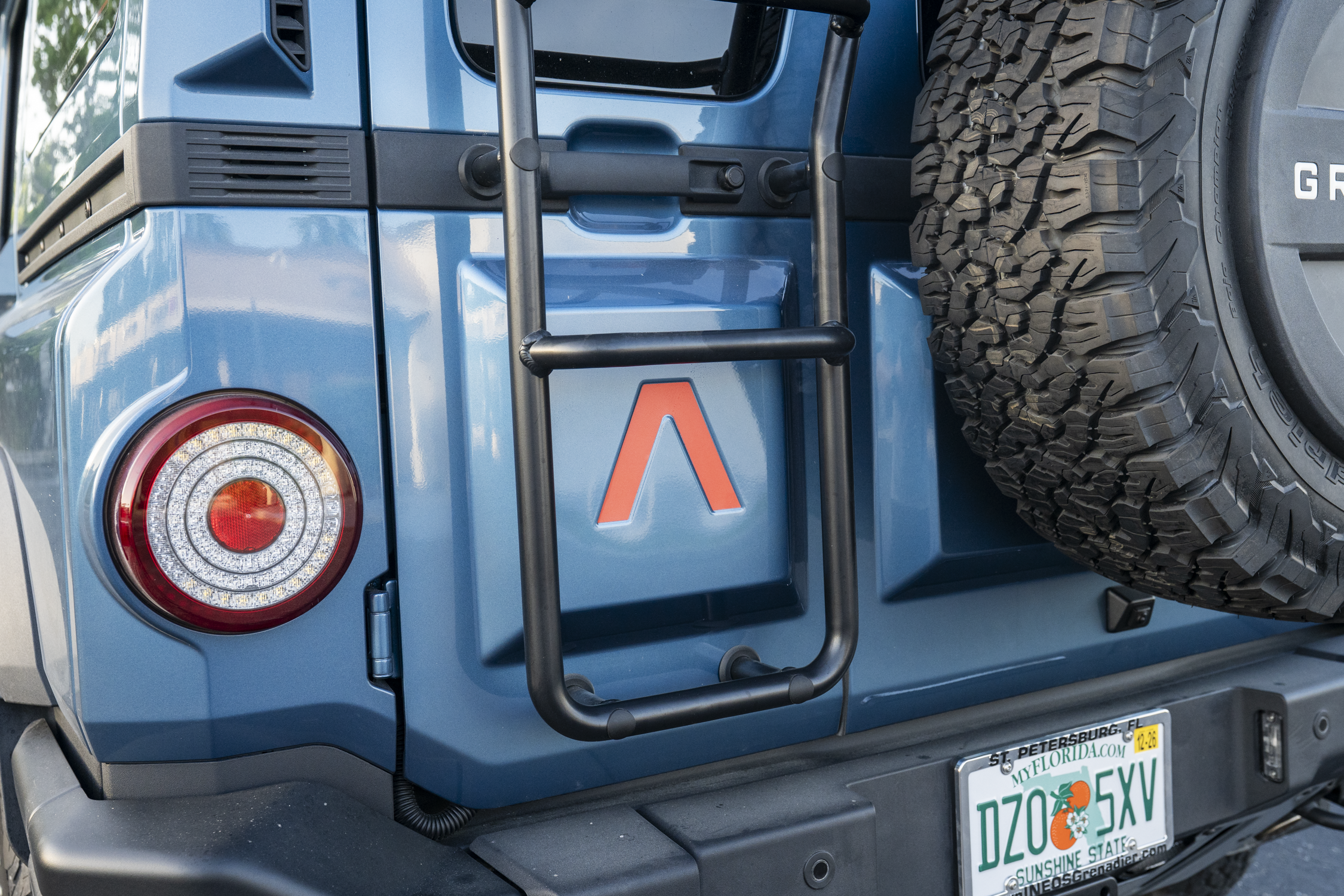 Emergency Reflective Lambda Rear Tailgate Overlay - 2024+ Grenadier