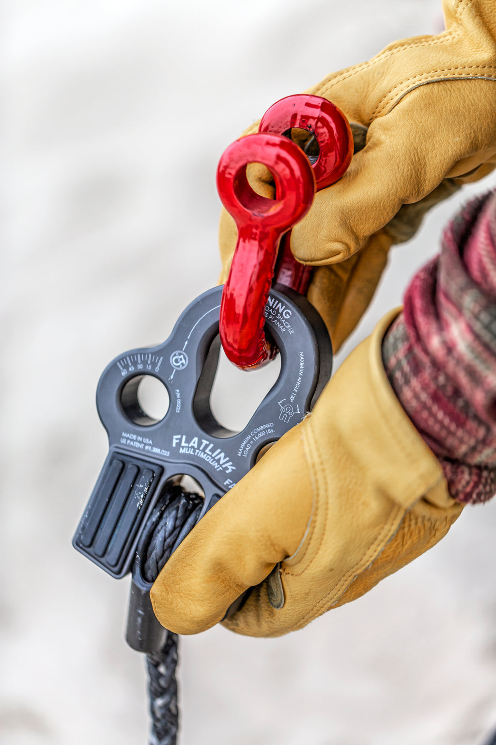 The FlatLink MultiMount is a multiple shackle mount designed for advanced recovery techniques.