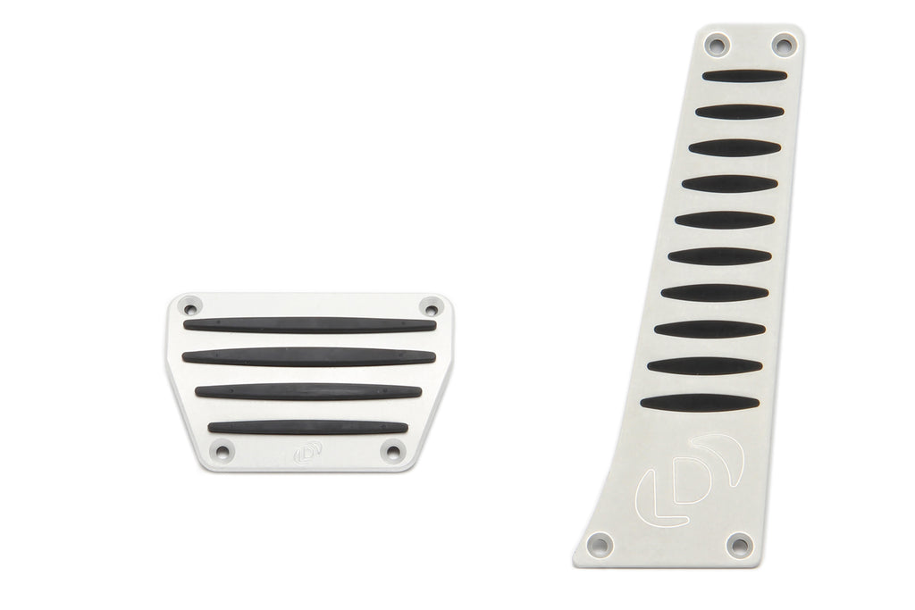 Closed Intake / Black Exhaust / X-Pipe / Springs + Bumpstops / ZF8 Pedal Pads