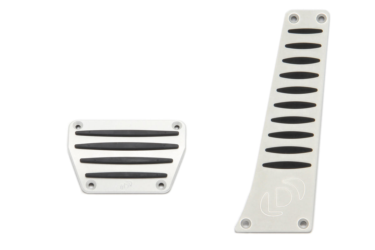 Closed Intake / Black Exhaust / X-Pipe / Springs + Bumpstops / ZF8 Pedal Pads