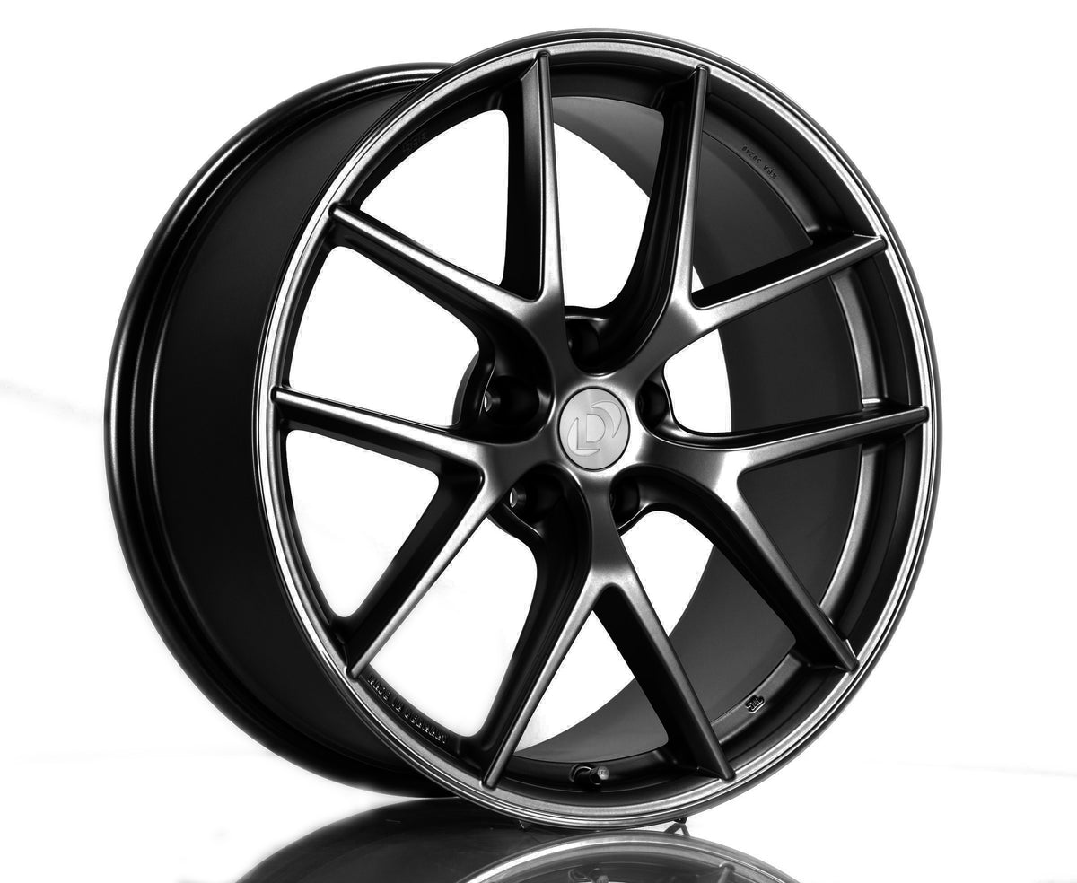Front: 19 x 8 - Rear: 19 x 9 - Black - Dinan Center Cap - F22/F23