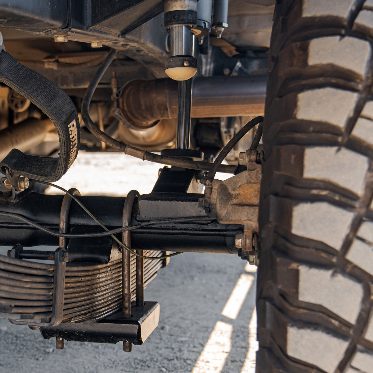 Rear Shock Mounts with Bump Pads