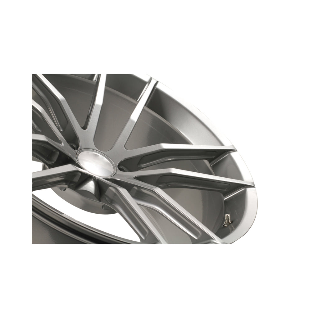 Front: 20 x 9 - Rear: 20 x 10 - Silver - Dinan Center Cap - G30