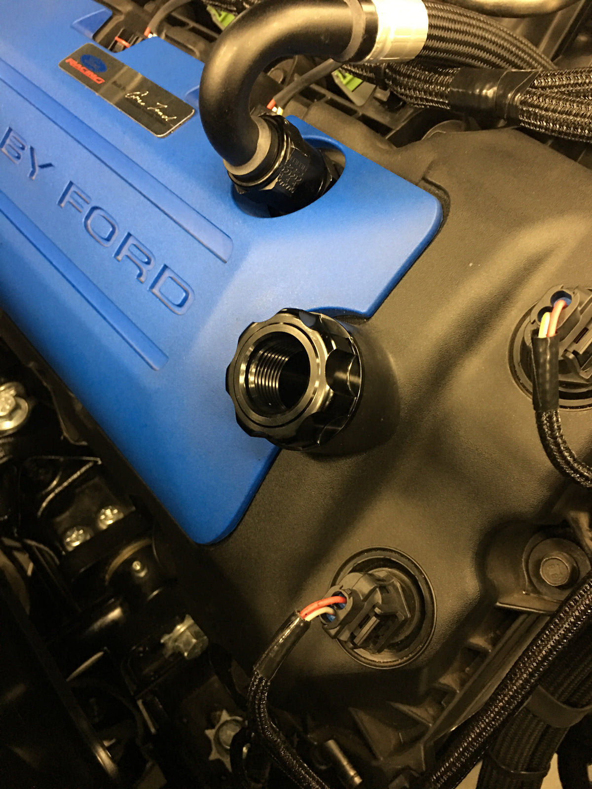 Oil Fill Cap w/ Baffle & -10 ORB Port - Fits Factory Valve Covers - GM LS Series, GM Gen-V LT, and 2011-2017 Ford Coyote Engines (Gen 1 and Gen 2).