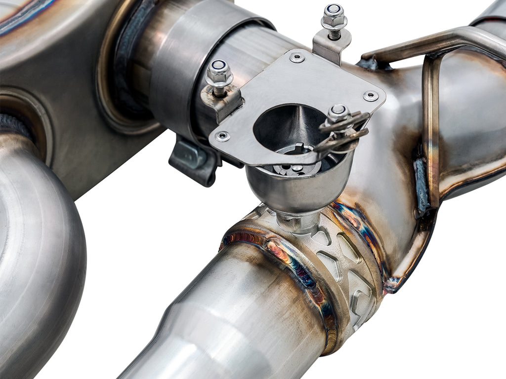 AWE SwitchPath™ Catback Exhaust for BMW F8X M3/M4 - 4" Chrome Silver Tips