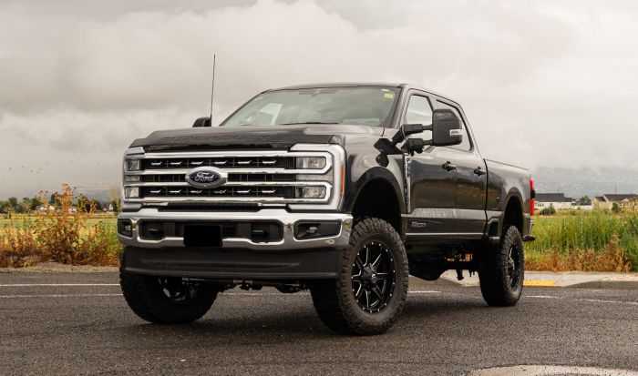 4" COIL SPRING SUSPENSION SYSTEM WITH FALCON MAX3.3 SHOCKS AND RADIUS ARMS - 2023-2026 FORD SUPER DUTY F250/F-350 4WD
